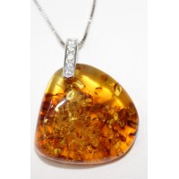 COLLANA CON AMBRA